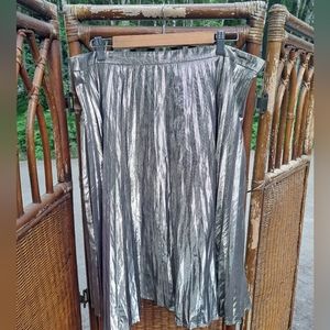 Gap pleated skirt size 20🤍🐩